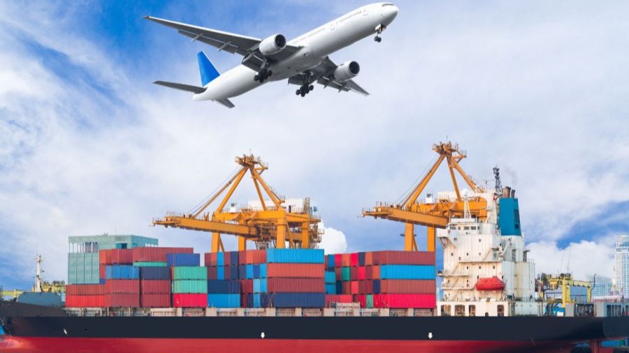 Frete marítimo ou frete aéreo: qual a melhor opção para importar?